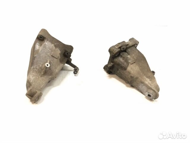 Mercedes Benz W212 Мерседес Кронштейн Двигателя