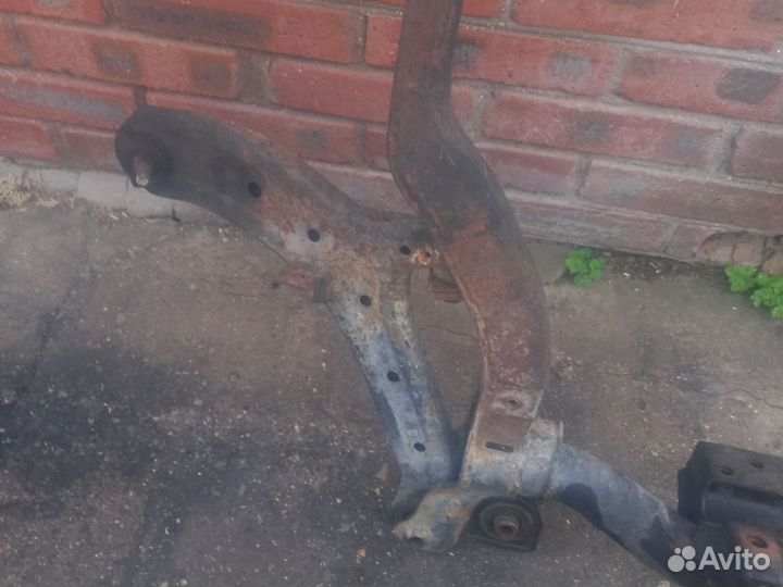 Хендай акцент подрамник