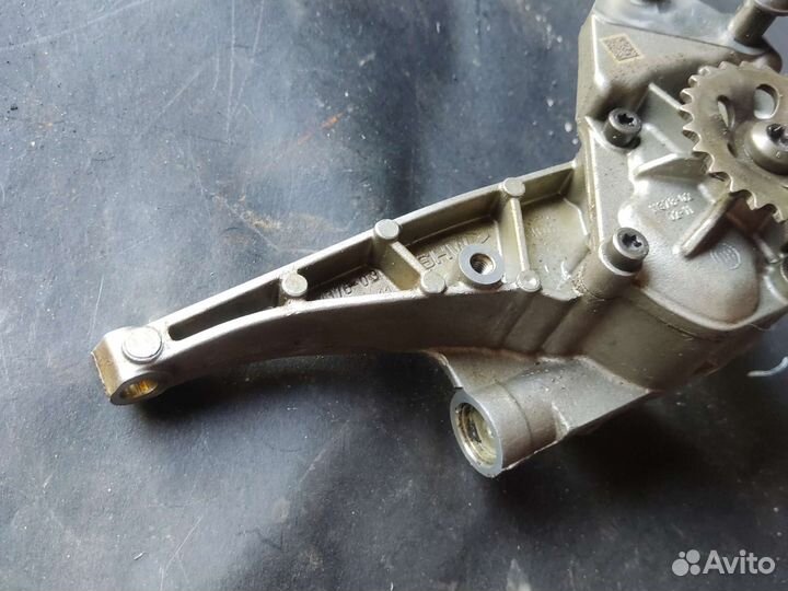 Масляный насос Mercedes Benz X204 m272