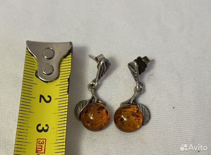 Серебряные серьги с янтарем 