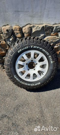 Bfgoodrich Mud-Terrain T/A KM2 235/70 R16 104Q