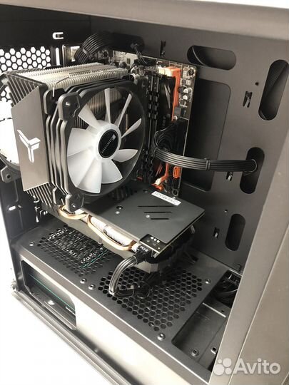 Intel core i7 / RX580 / 16 Gb / ssd 512 Gb