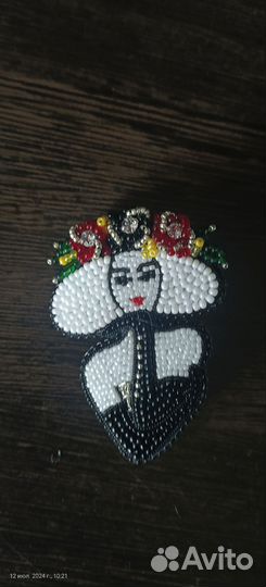 Брошь бисер