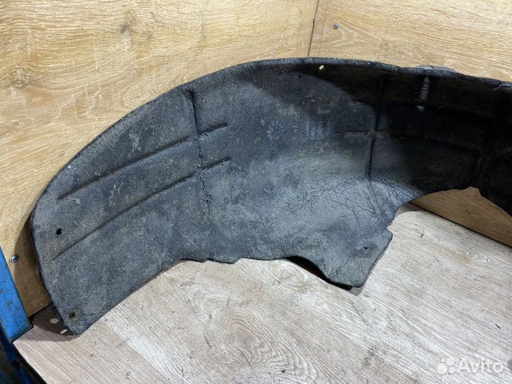 Подкрылок задний левый Ford Focus 2 1704441