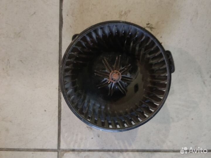 Моторчик печки KIA Sorento 2 XM