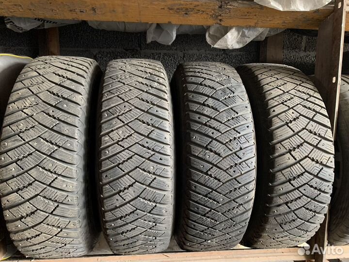 Goodyear UltraGrip Ice Arctic SUV 205/70 R15 96T