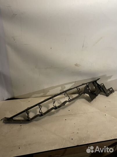 Кронштейн правого крыла Bmw X6 E71