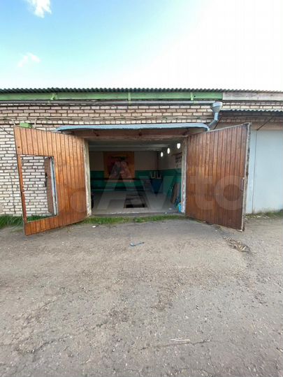Гараж, > 30 м²