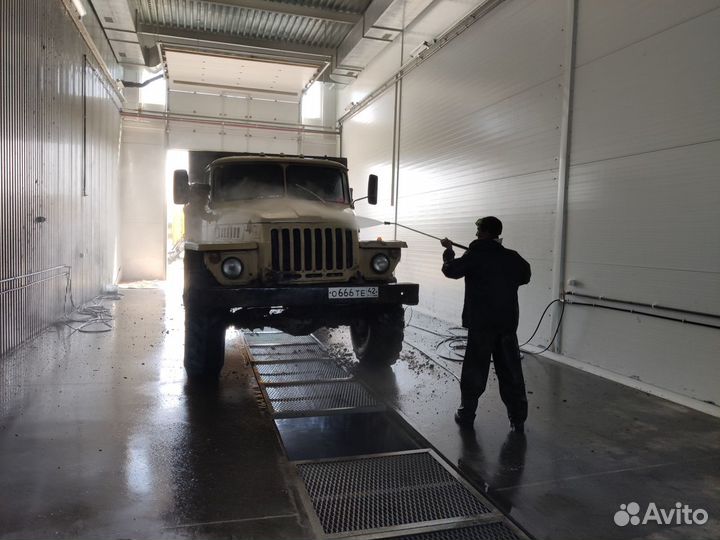 Мойка грузовых автомобилей спецтехники тракторов