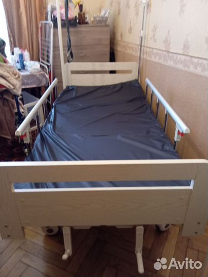 Медицинская кровать для лежачих больных