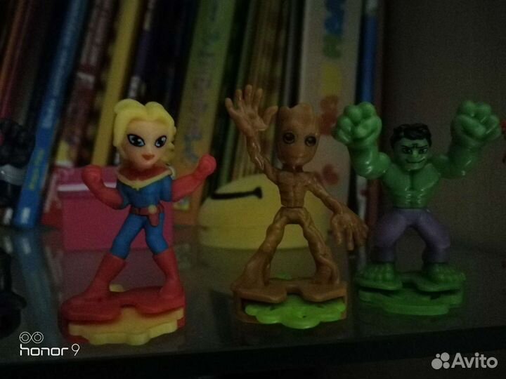 Игрушки Kinder Marvel