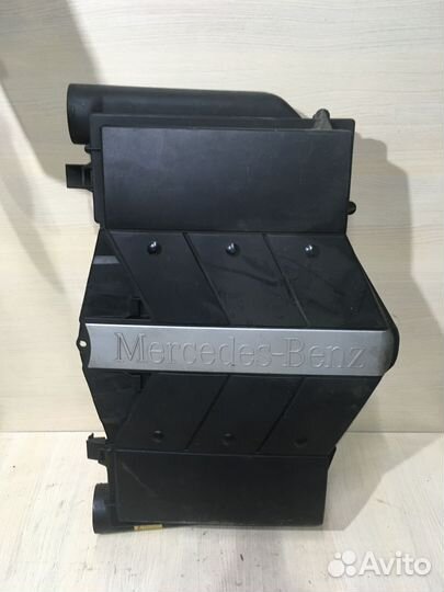 Корпус воздушного фильтра Мерседес W211 W210 W220