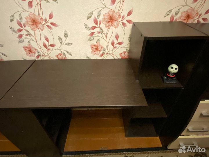 Письменный стол