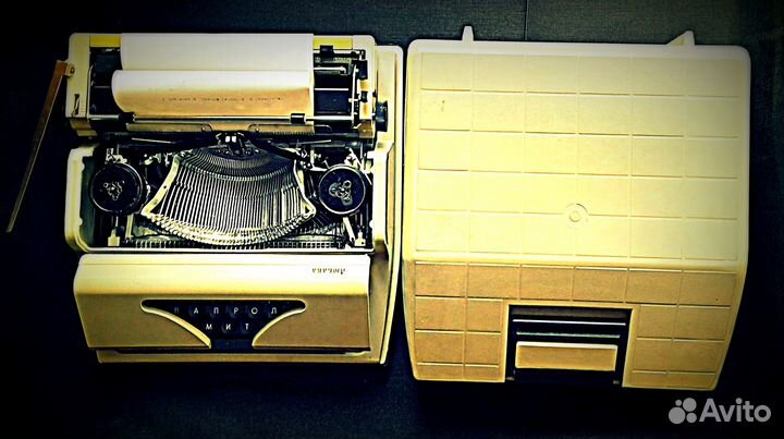 Печатная машинка. Любава. СССР