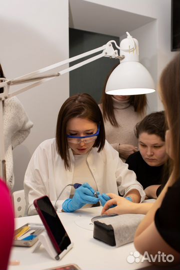 Мастер маникюра