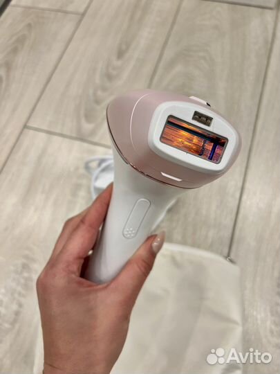 Фотоэпилятор Philips Lumea Prestige BRI950