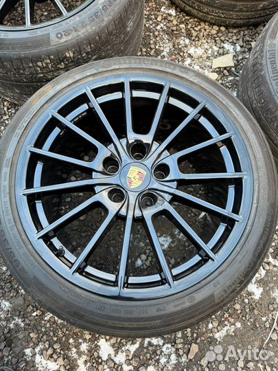 Porsche panamera летние колеса R20 разноширокие