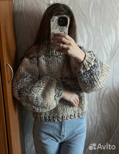 Вязаный женский свитер