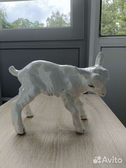 Статуэтка Козленок фаянс зик Конаково 50-е годы