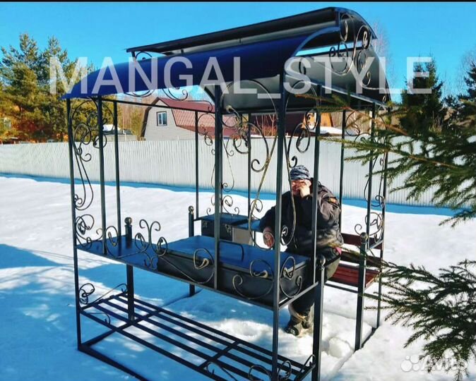 Мангал с крышей