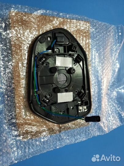 Зеркальный элемент передний правый Toyota Camry