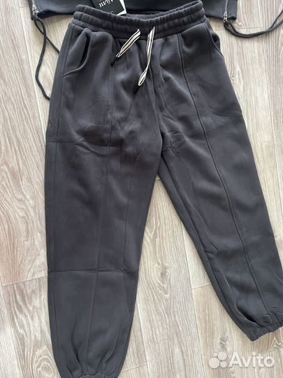 Спортивный костюм женский новый