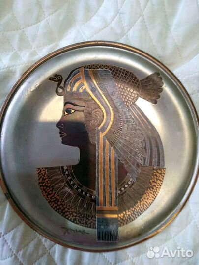 Тарелка медь богиня Нехбет винтаж
