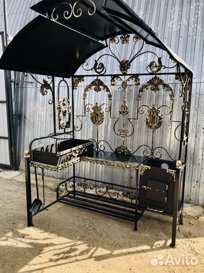 Мангал с крышей