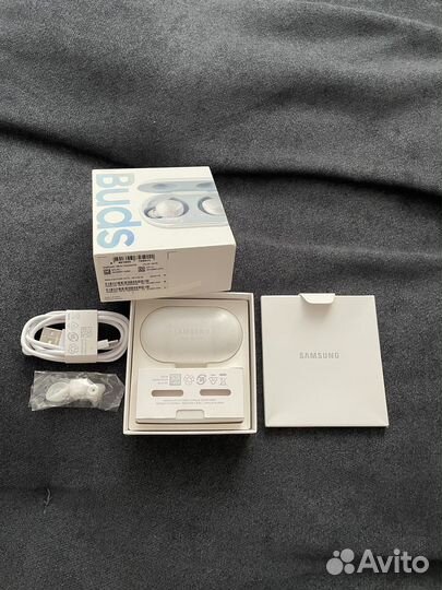 Беспроводные наушники samsung