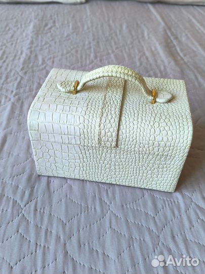 Шкатулка для украшений кожзам