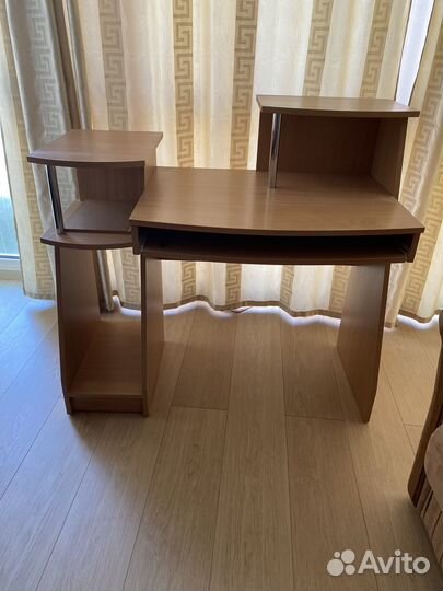 Стол компьютерный