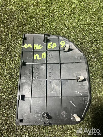 Накладка торпеды правая Лансер 9