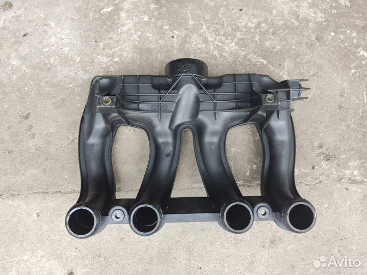 Коллектор впускной пластик 1.9D fiat scudo,Peugeot