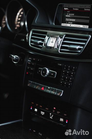 Аpeнда Mercedes E200. Пpокaт роскошного Мерседеса