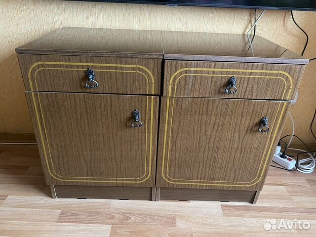 Тумбочка прикроватная