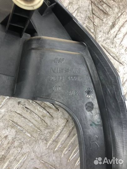 Накладка зеркала в салоне Ниссан Алмера G15