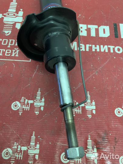 Citroen C3 Стойка амортизационная передний правый