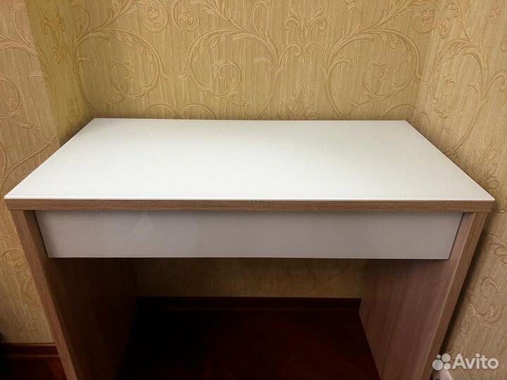 Письменный стол IKEA