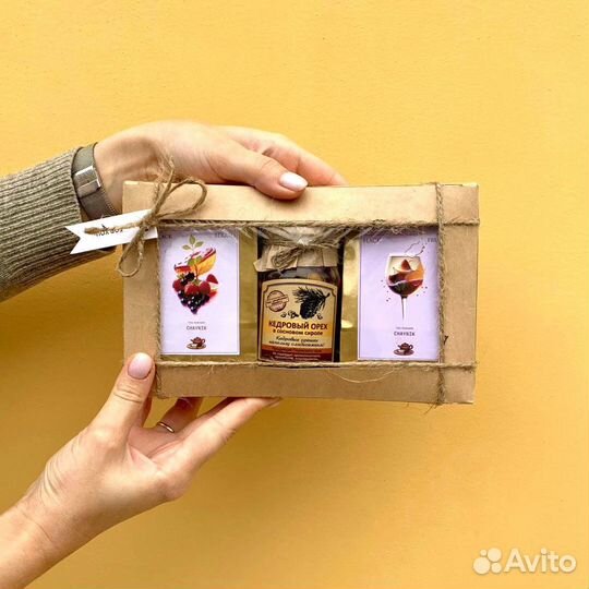 Набор с чаем и вареньем