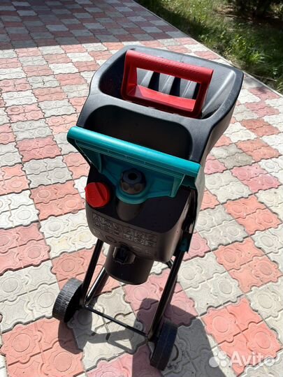 Измельчитель садовый Bosch AXT rapid 2200