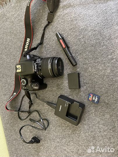 Зеркальный фотоаппарат