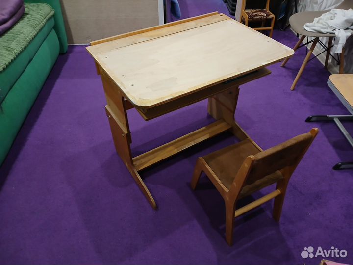 Столик детский и стульчик