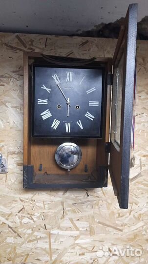 Часы Янтарь