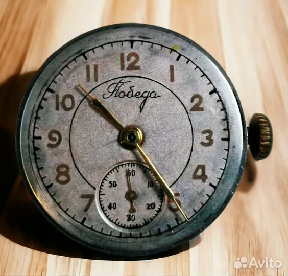 Наручные золотые часы 