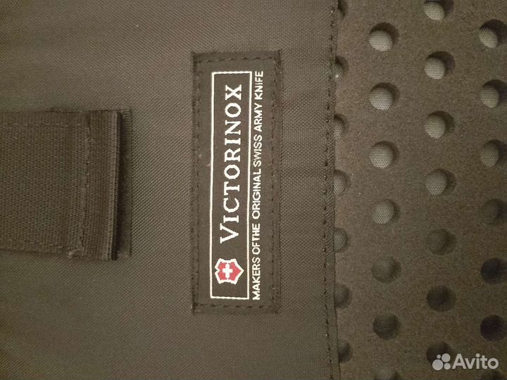Защитный футляр чехол для ноутбука Victorinox