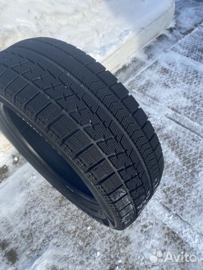 Bridgestone Blizzak VRX 215/55 R17