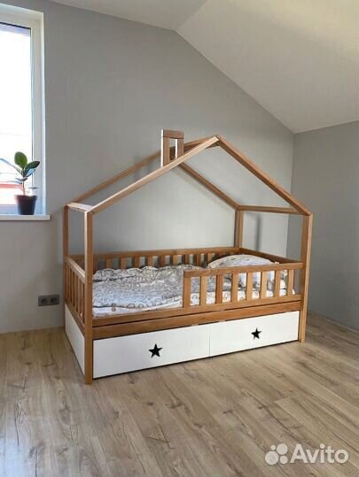 Детская кровать с ящиками из массива бука