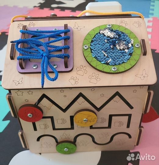 Бизиборд домик