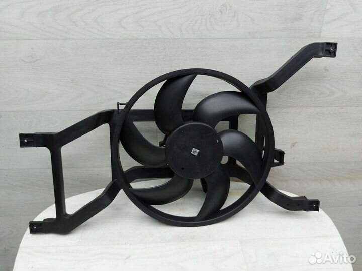 Вентилятор охлаждения Renault Logan