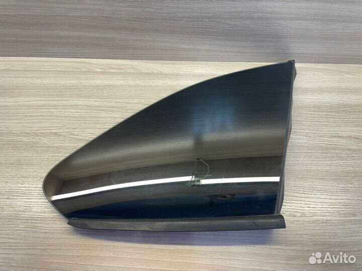 Форточка кузова задняя правая LADA X-Ray